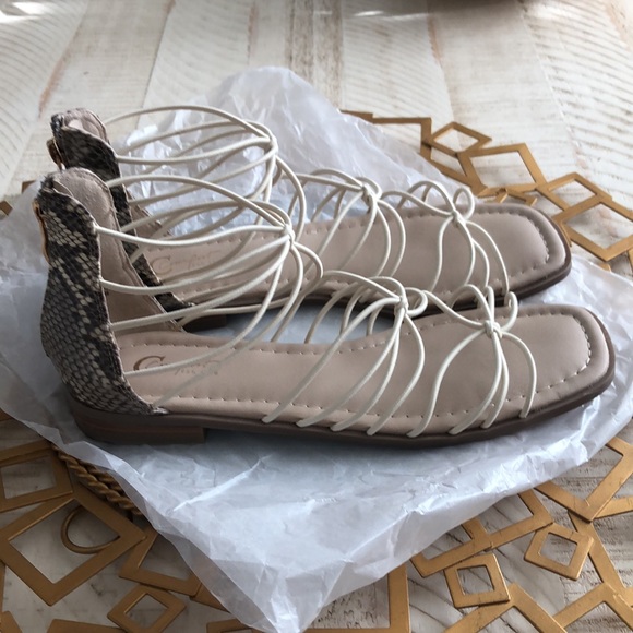 Square shape beautiful summer Sandals!! - Picture 2 of 4